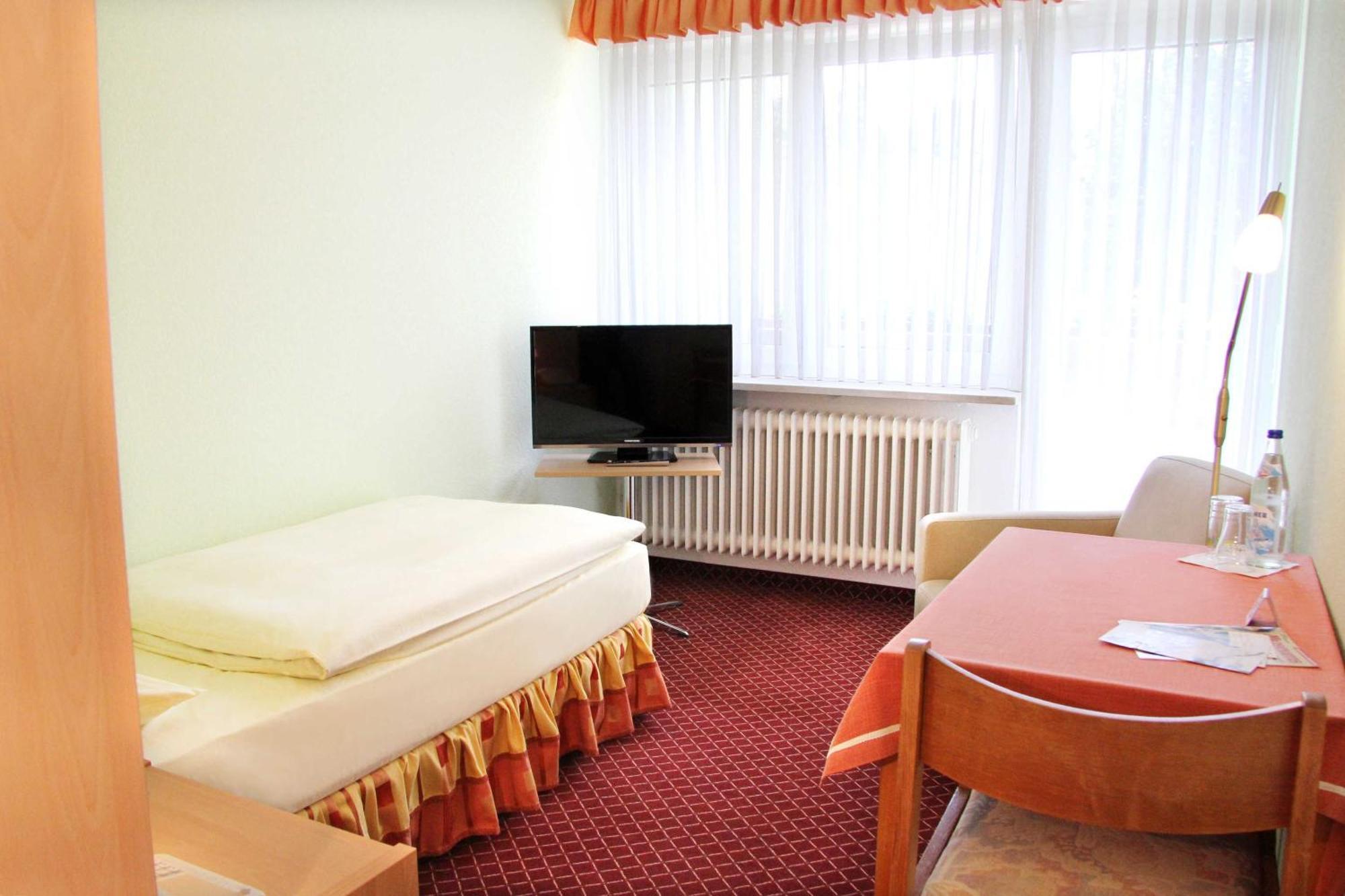 Hotel-Garni Goldener Schwan Bad Windsheim Exterior photo
