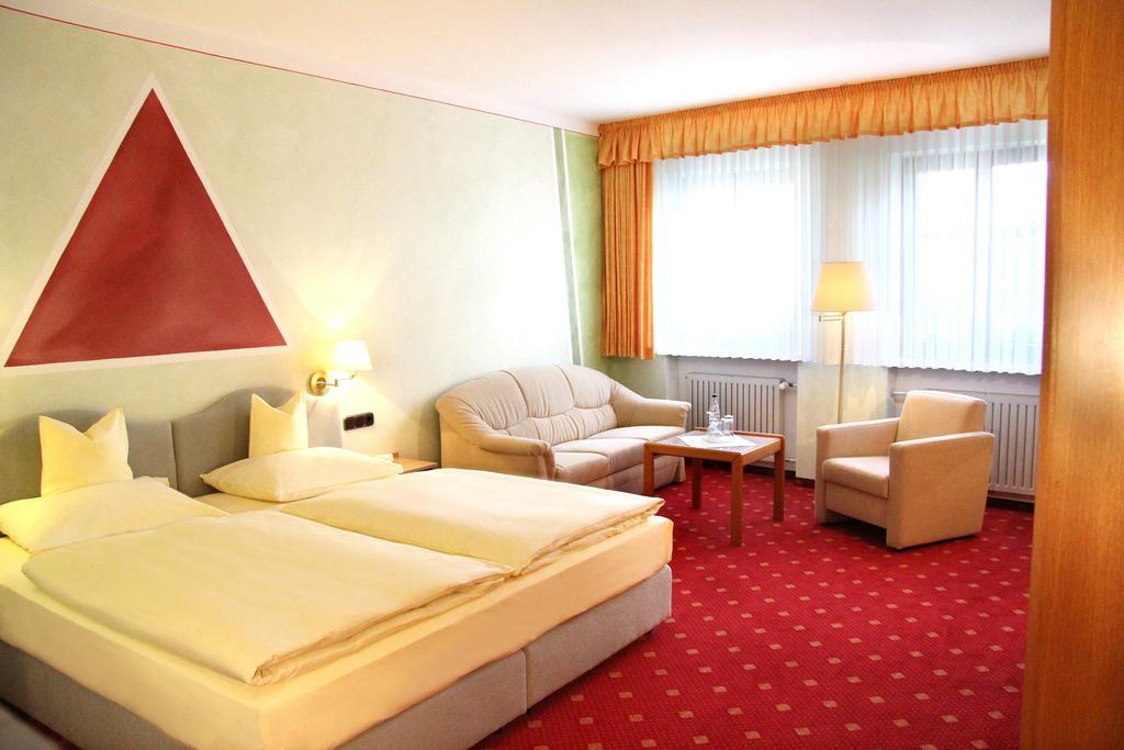 Hotel-Garni Goldener Schwan Bad Windsheim Room photo